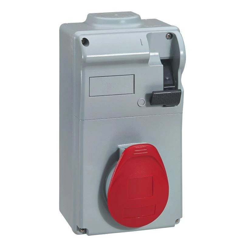 Legrand Щит комб. IP44 16А 3К+3+H 400В Leg 056606