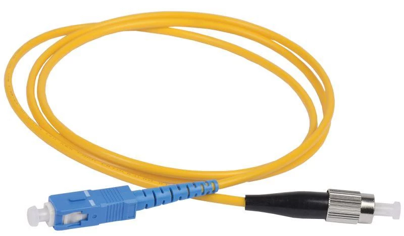 Патч-корд оптический коммутационный переходной для одномодового кабеля (SM); 9/125 (OS2); SC/UPC-ST/UPC; одинарного исполнения (Simplex); LSZH (дл.2м) ITK FPC09-SCU-STU-C1L-2M
